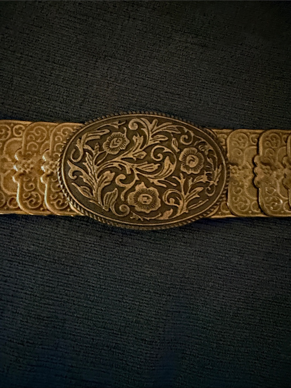 Floral Engraved Oval Metal Belt Buckle in Antique Gold